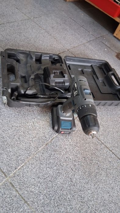 Berbequim a bateria.