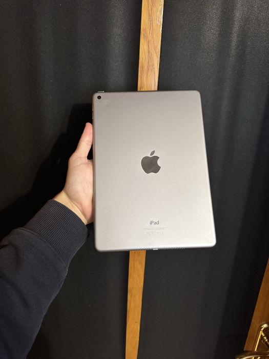 Apple iPad Air 2  16 Wi-Fi  Планшет