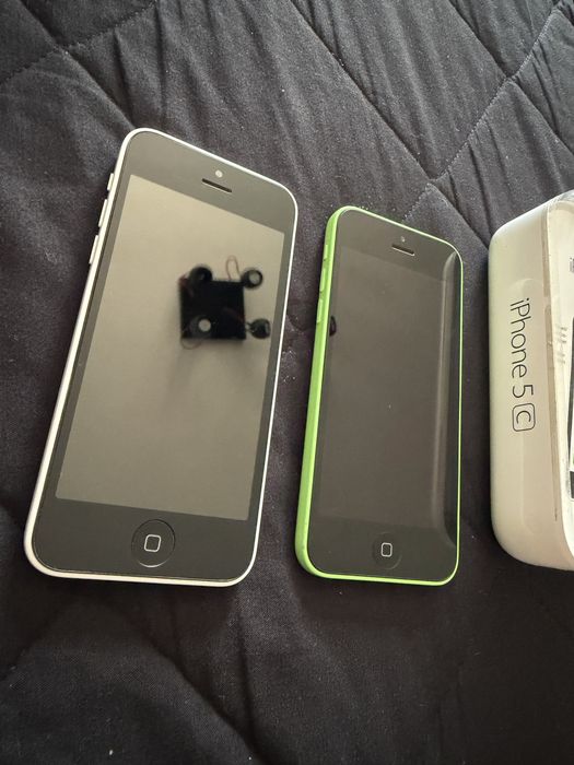 Telefon biały apple iphone