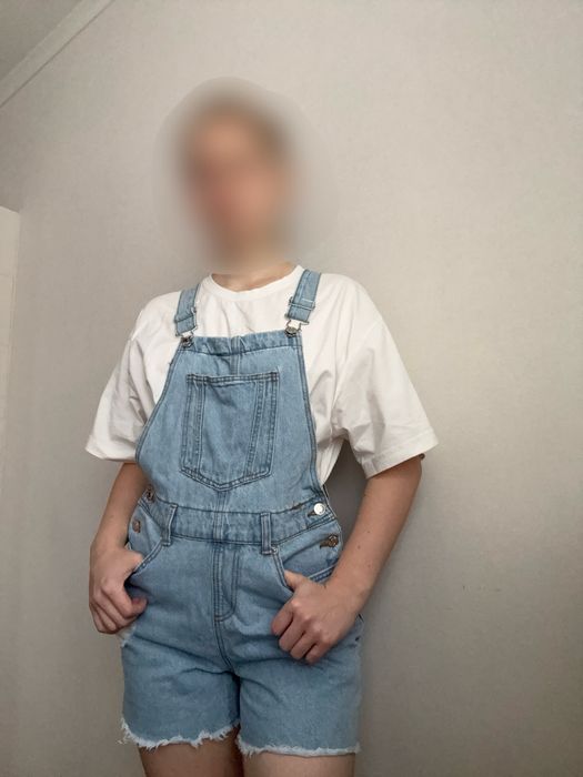 Джинсовий комбінезон