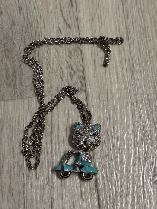 на подарунок сестрі