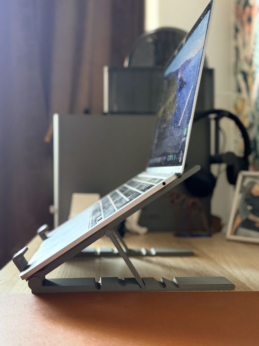 Suporte de Notebook — Leve, Prático e Portátil