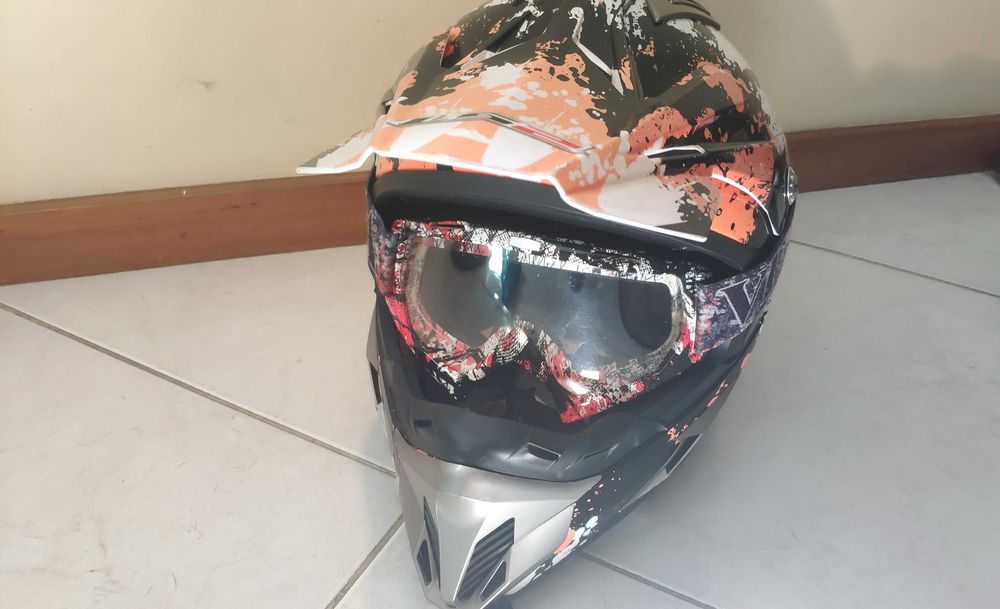 Capacete moto usado