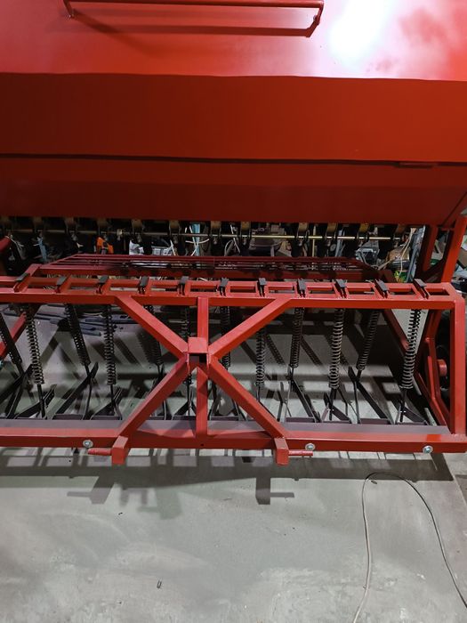 Продам сівалку зернову на 12 сошників