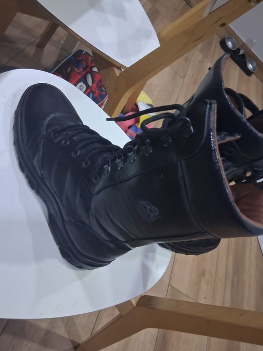 Botas monkey completamente novas
