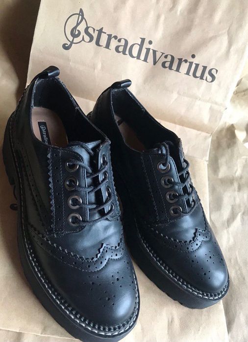 Броги жіночі Stradivarius (36 розмір)