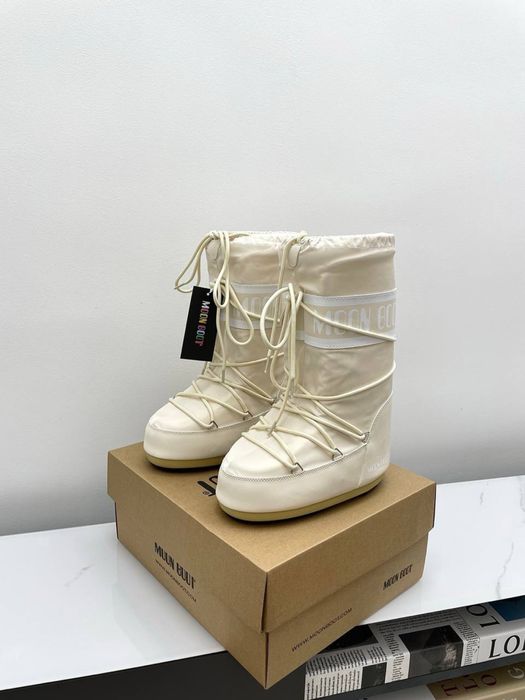 Мунбути moonboot