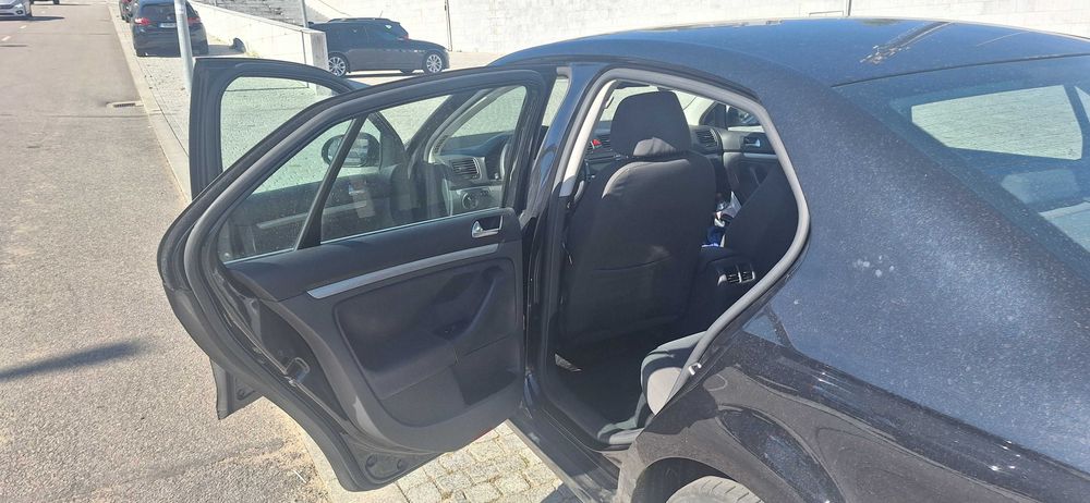 VW Jetta 1.9 TDI Confortline (2007) - Excelente Mecânica