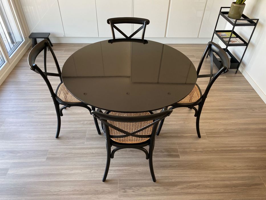 Mesa jantar com 4 cadeiras em vime