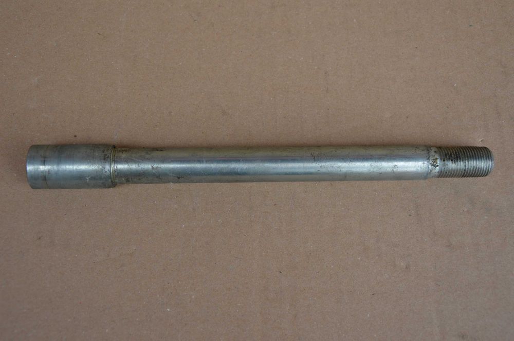 Yamaha XT xtz 1200 Super Tenere OŚ ośka koło przód