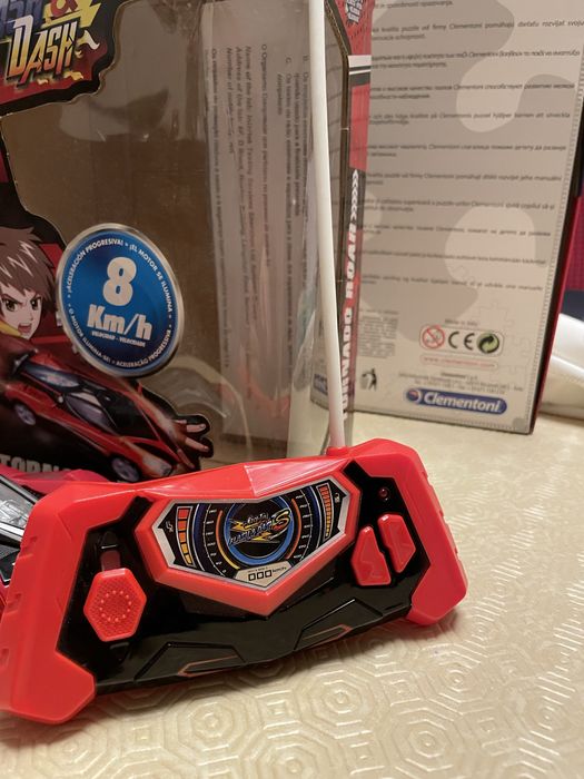 Carro telecomandado vermelho