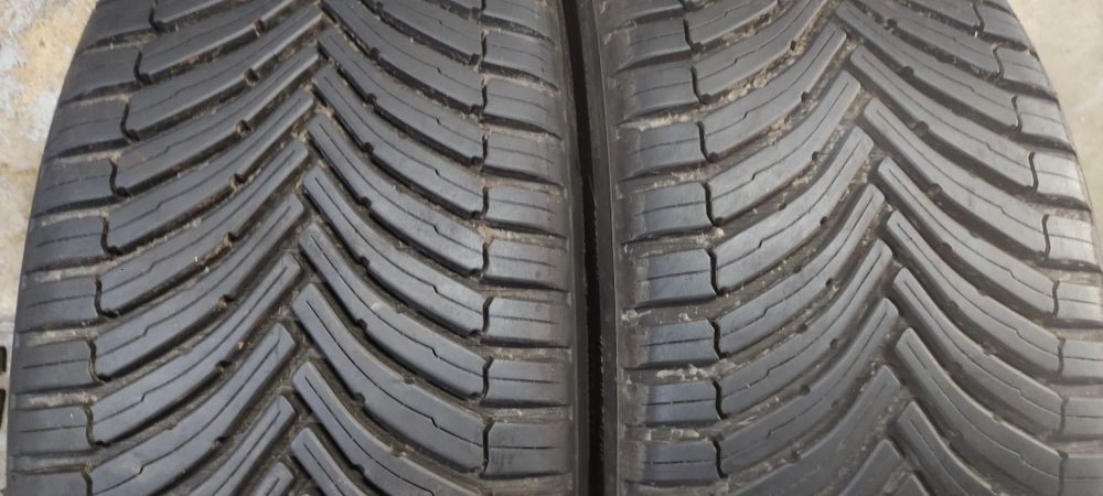 Pneus 215/40/18 Bridgestone semi novos