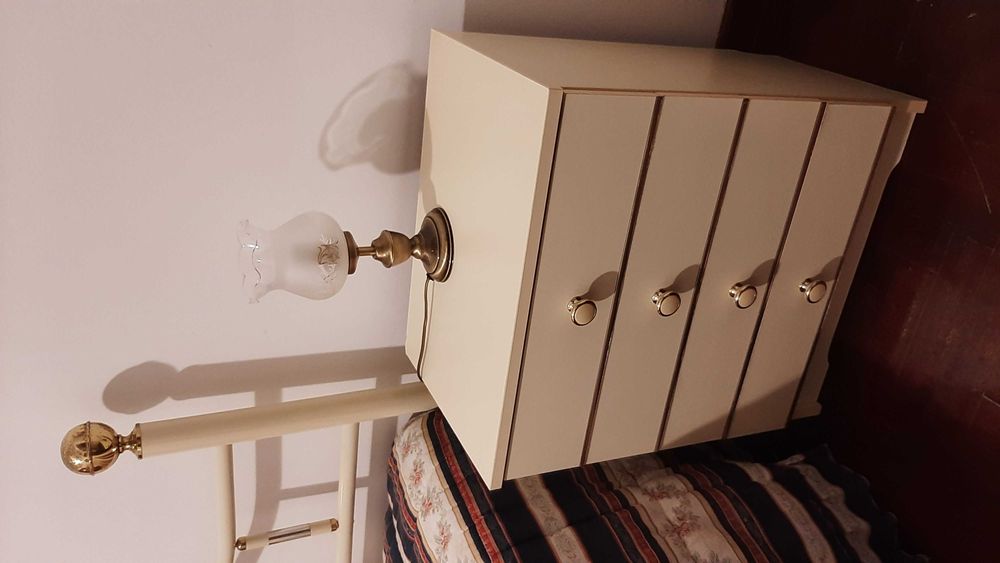 Mobília quarto casal cama mesa cabeceira banco