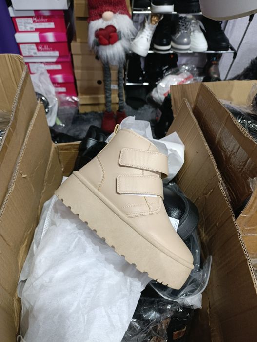 Уггі 36(23см) 39 (25см) ботінки черевики зимові жіночі на платформі