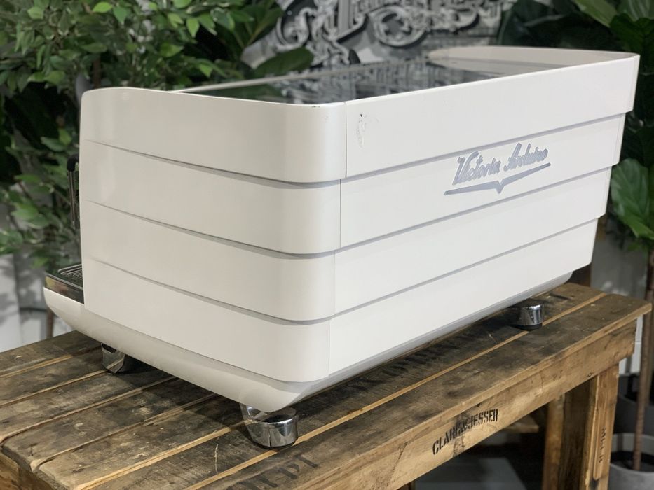 Професійна кавомашина Victoria arduino white eagle T3 2 group