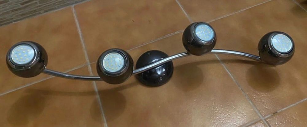 Candeeiro de teto globos cinzentos e em inox