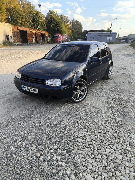 Продаю гольфа  4