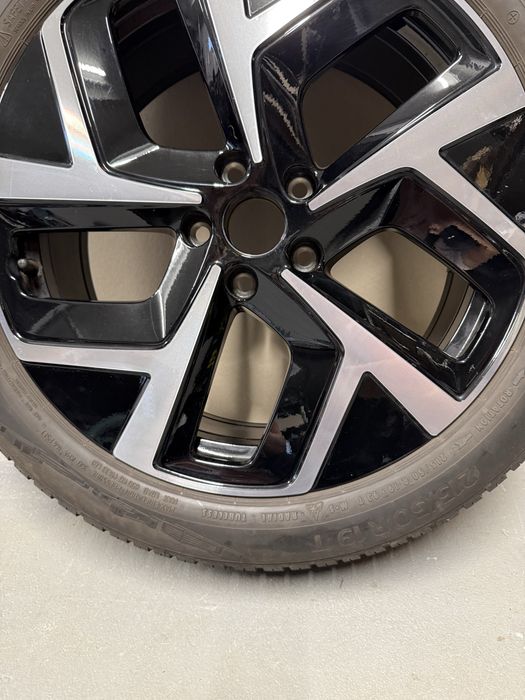 Felga VW ID3  10A601025K z oponą 19cali oryginał
