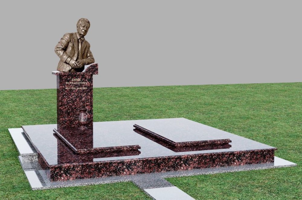 Установщик памятников, плиточник