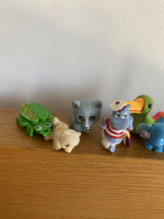 conjunto Bonecos Figuras pvc kinder ovo pequenas- ladybug, minions