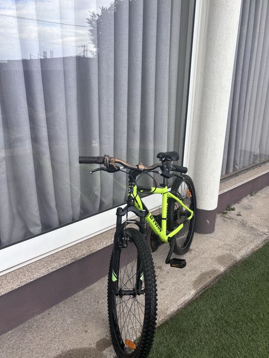 B’TWIN Rockrider BTT – Verde Fluorescente – Bom Estado