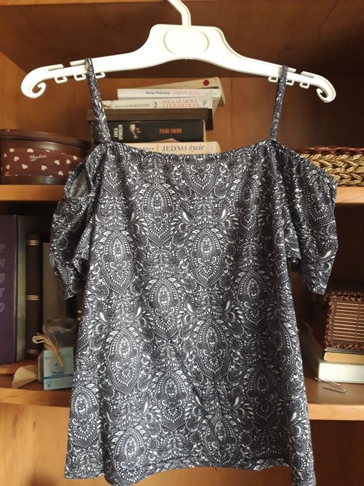 Śliczna bluzka typu hiszpanka rozmiar xs/34