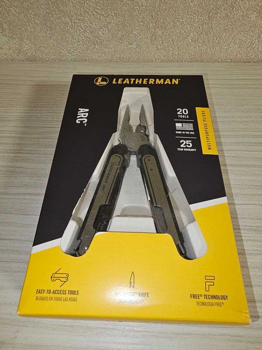 Мультитул Leatherman ARC, нейлоновий чохол, 833075