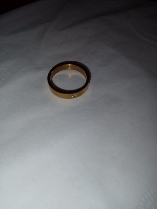 Aliança estreita com zircónia