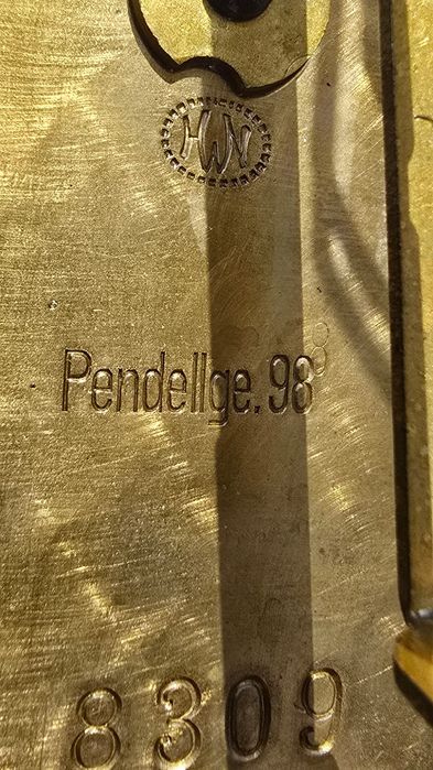 Oryginalny zegar stojacy Hearvina