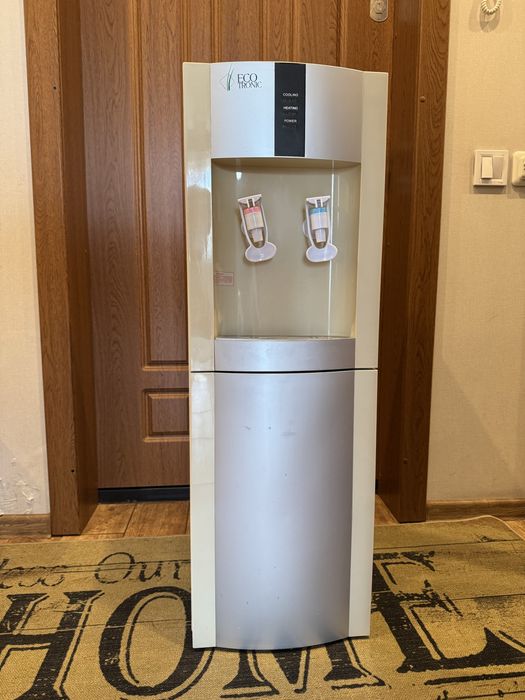 Напольний кулер для води EcoTronic