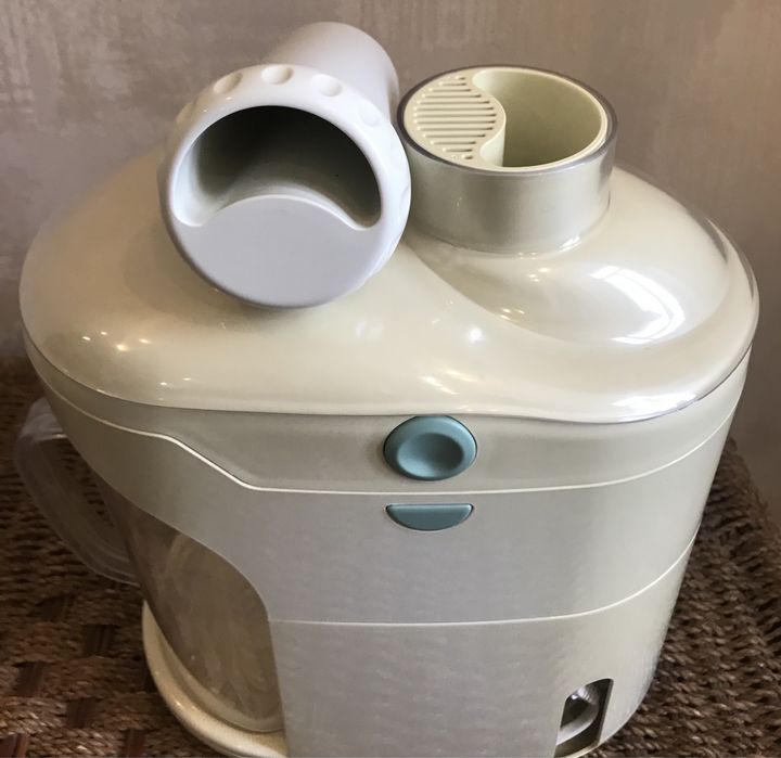 Соковыжималка Binatone JE-800 CP