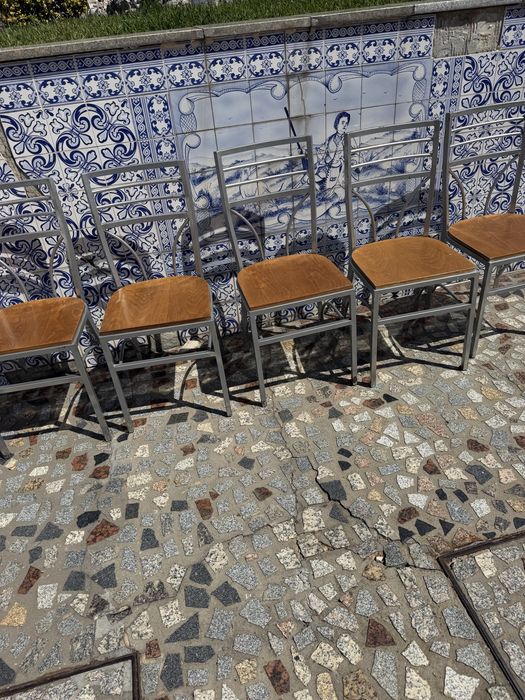5 cadeiras  em bom estado