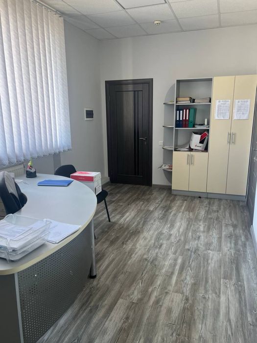 Продаж комерційного  приміщення 1212м2 на обʼїзній