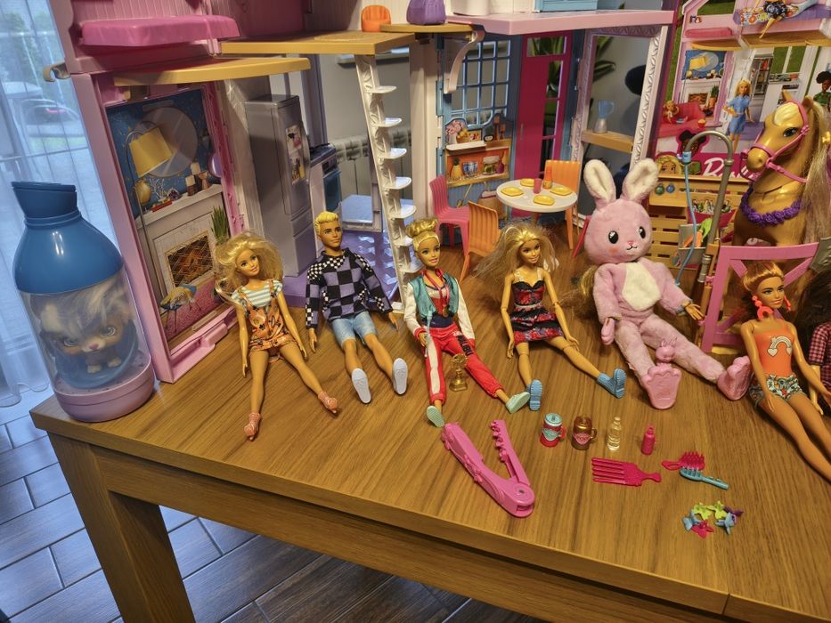 Barbie - kilka różnych zestawów w jednej paczce