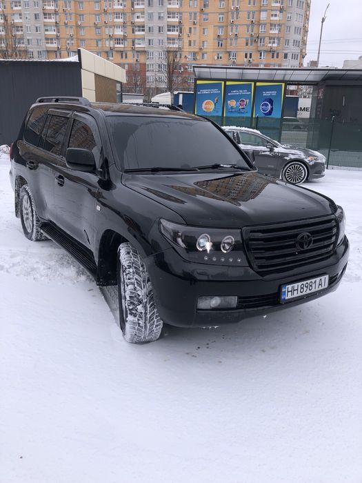 Продам TOYOTA LAND CRUISER 200, 4.0газ/бензин, не фарбована