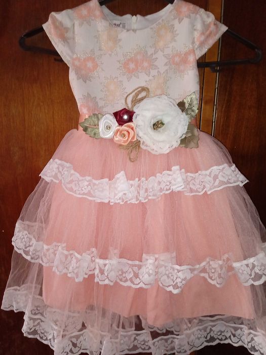 Сукня на дівчинку