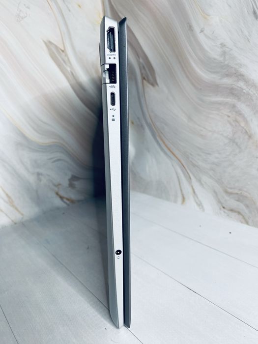 ‼️Hp PAVILION ‼️15cs-1065b  15.6’ FHD IPs Touchscreen i5-8265u  8/256