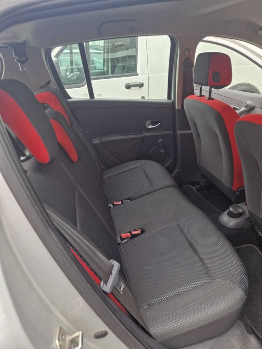 Vendo Renault Clio Rip Curl, em bom estado geral.