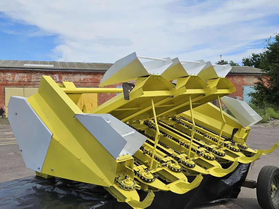 Жатка кукурузна КМС-4 під New Holland , Нива, Case , Claas