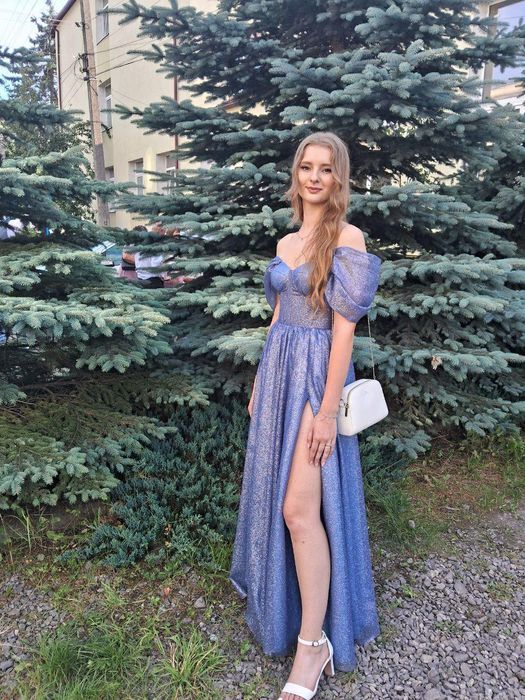 Неймовірна випускна сукня