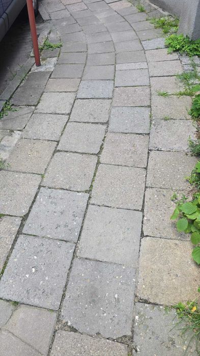 Płytki chodnikowe z demontażu