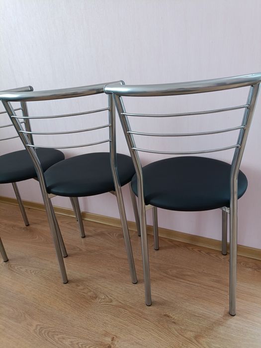 Стіл обідній стільці  на кухню