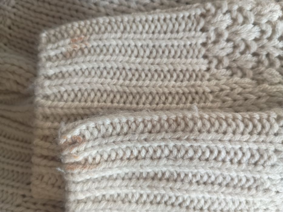 Sweter akrylowy kremowy