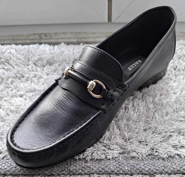 Sapatos novos italianos Bally 41