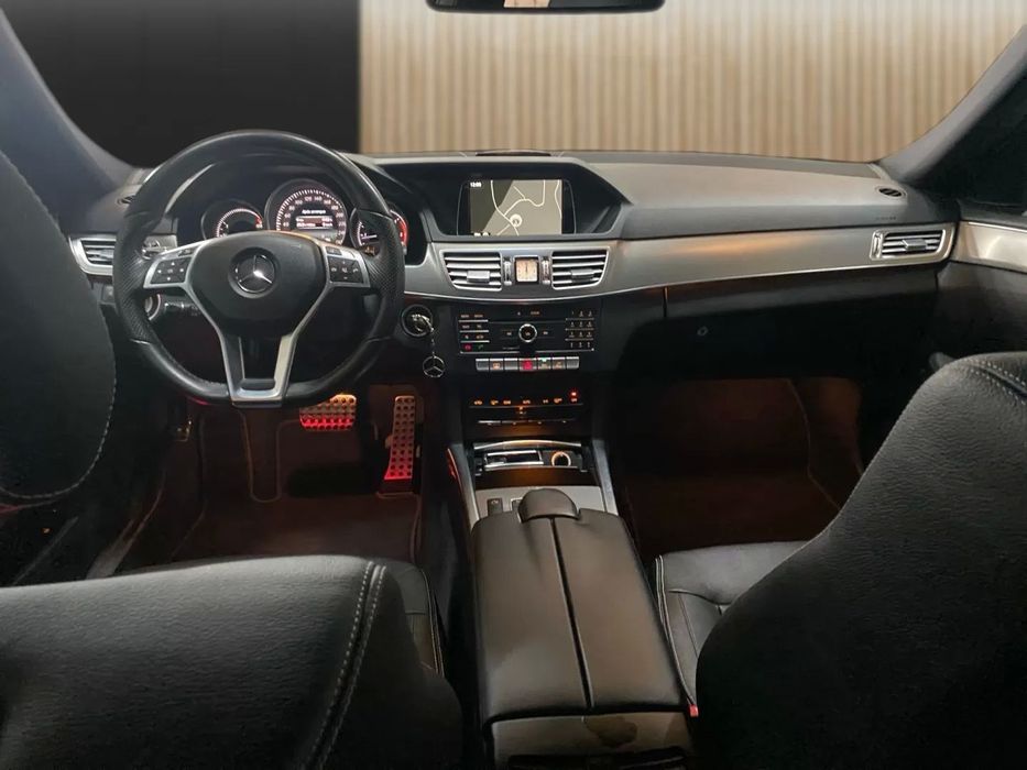 Mercedes-Benz E 250 BlueTEC Avantgarde Auto