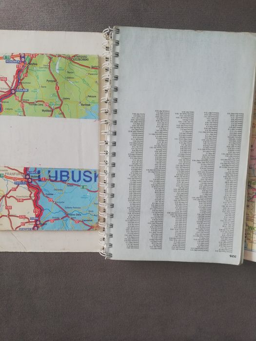 Atlas samochodowy Polska, z mapą Europy, edycja 2001