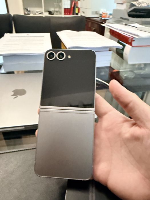 Samsung Z Flip 6 | 256GB