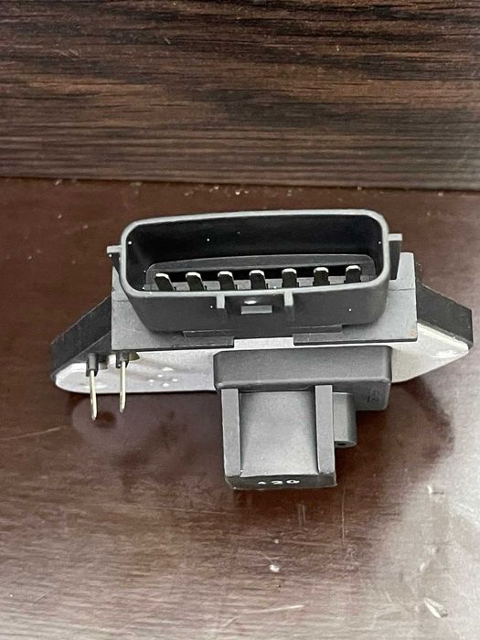 Датчик хола, комутатор в трамблер 22100-72B00 Honda Nissan Almera