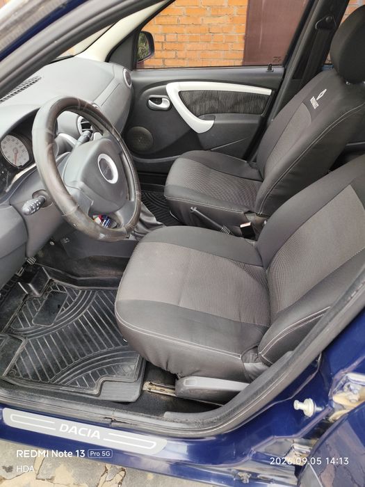 Dacia Logan MCV 2010, LAUREATE