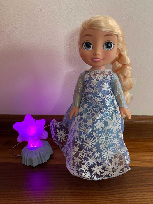 Lalka Elsa FROZEN Kraina Lodu śpiewająca Disney duża gra świeci Elza